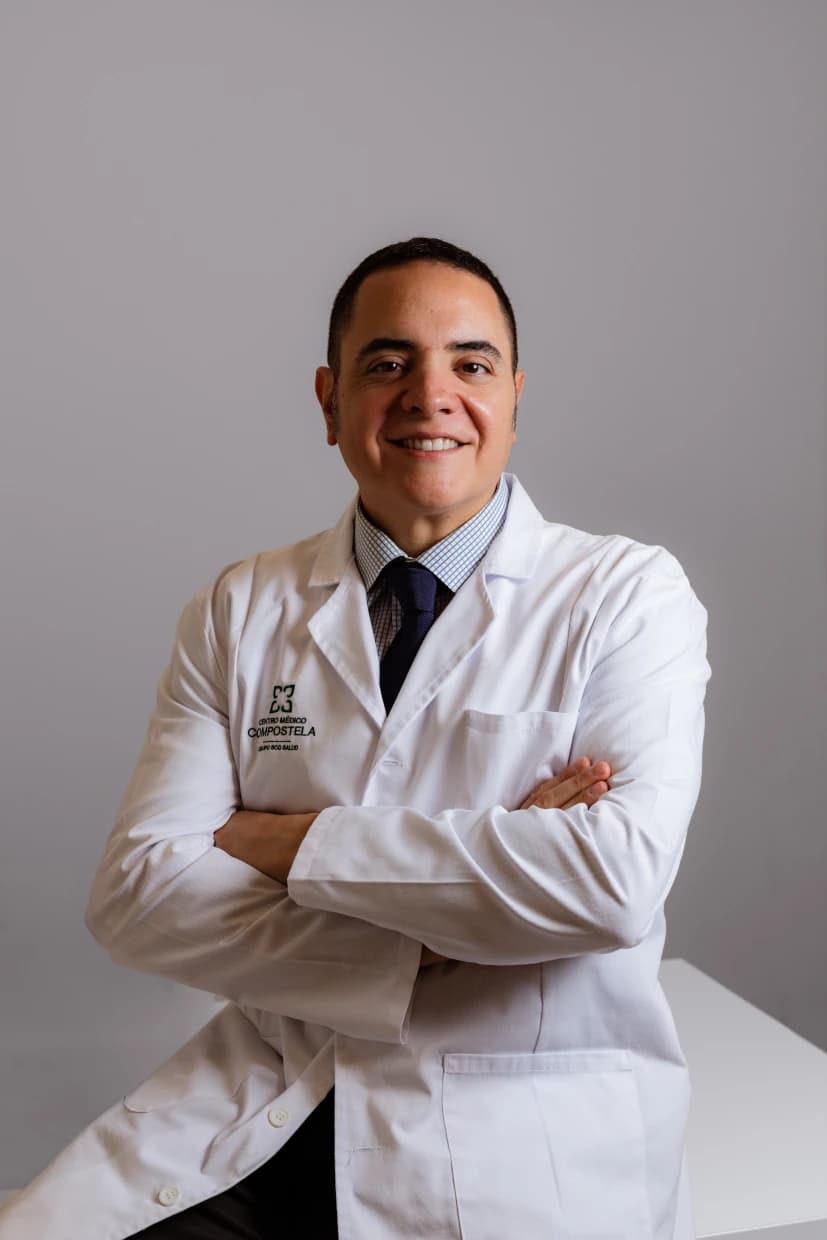 Dr. Samer Amaz en consulta