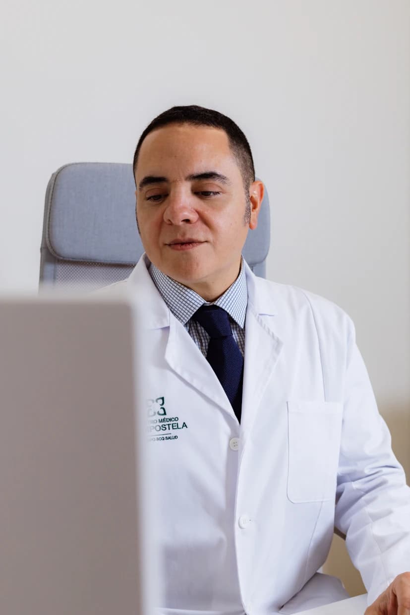 Dr. Samer Amaz — retrato profesional